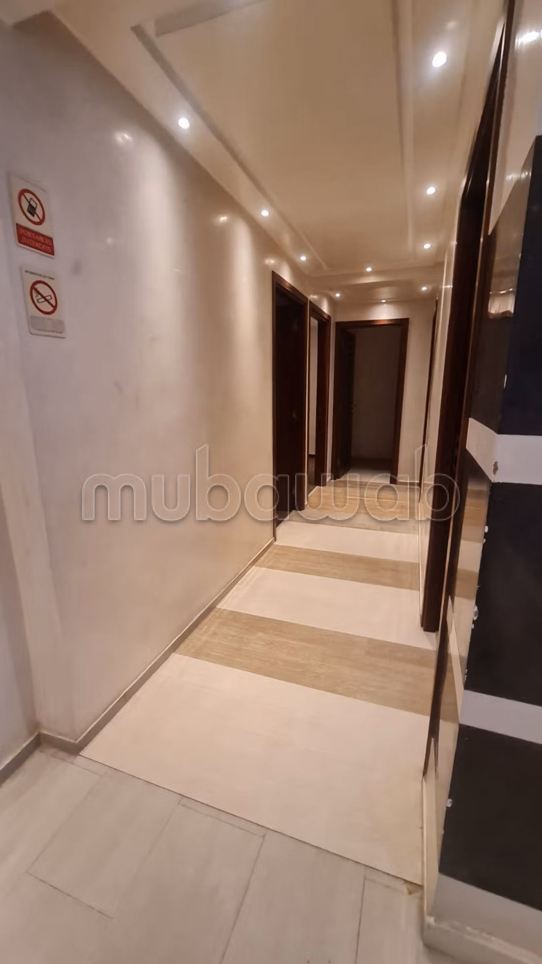 2 Mars – Local comercial de esquina en venta