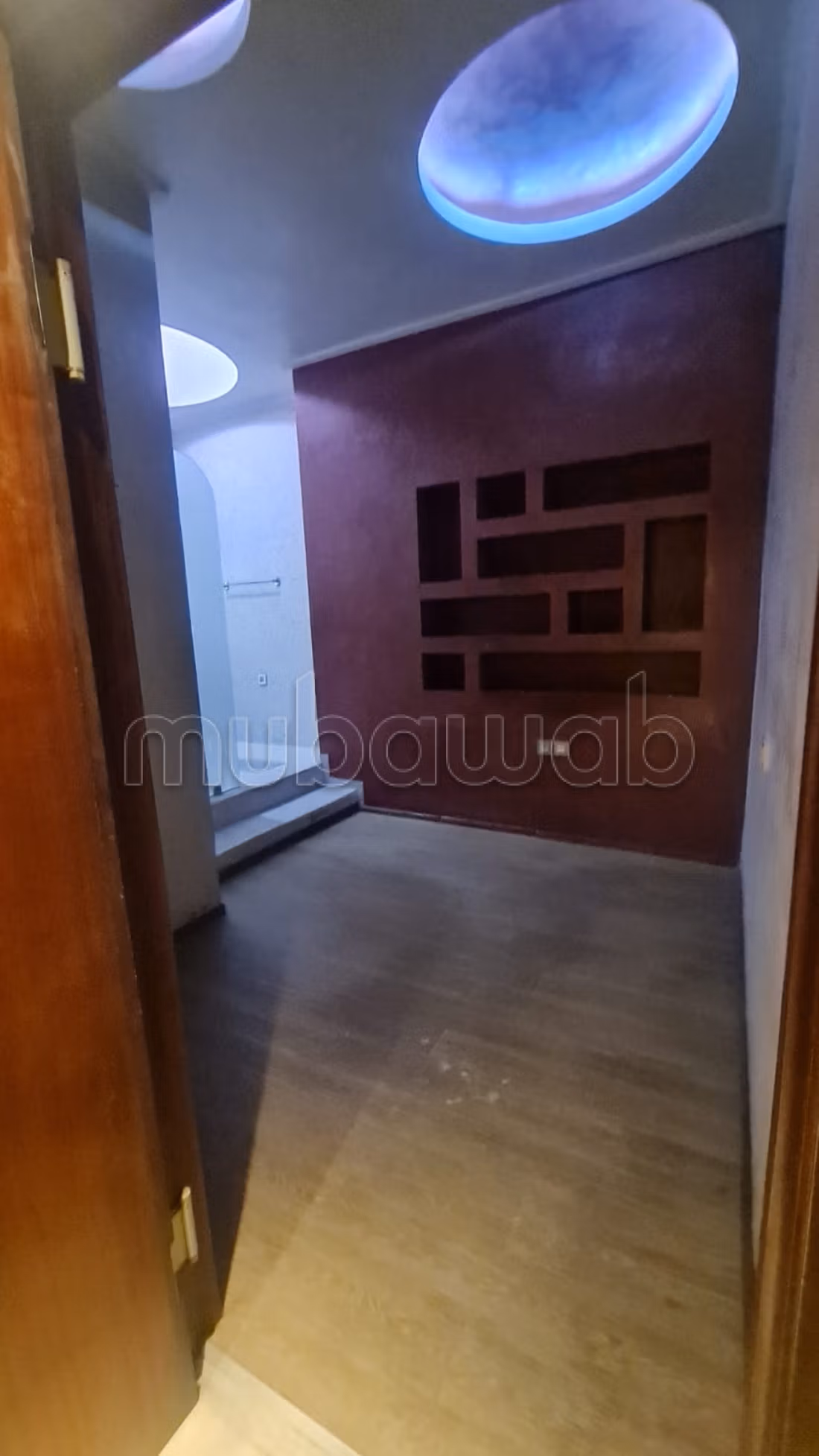 2 Mars – Local comercial de esquina en venta