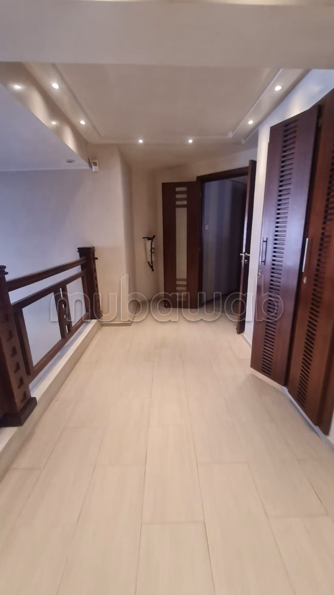 2 Mars – Local comercial de esquina en venta