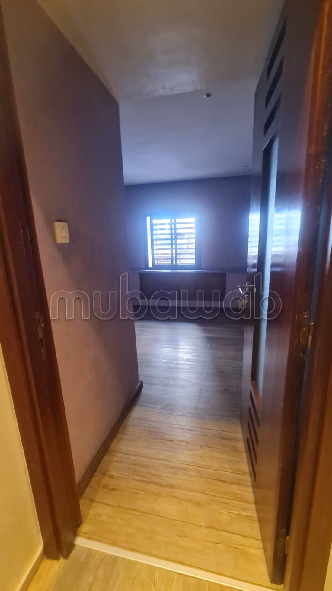 2 Mars – Local comercial de esquina en venta