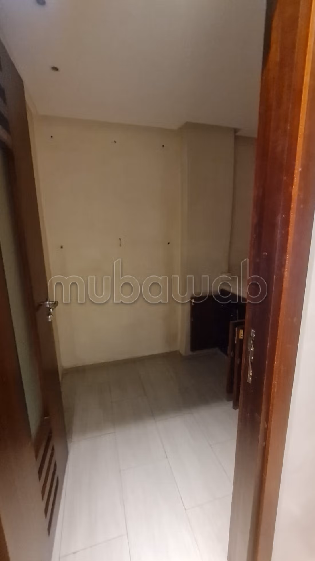 2 Mars – Local comercial de esquina en venta