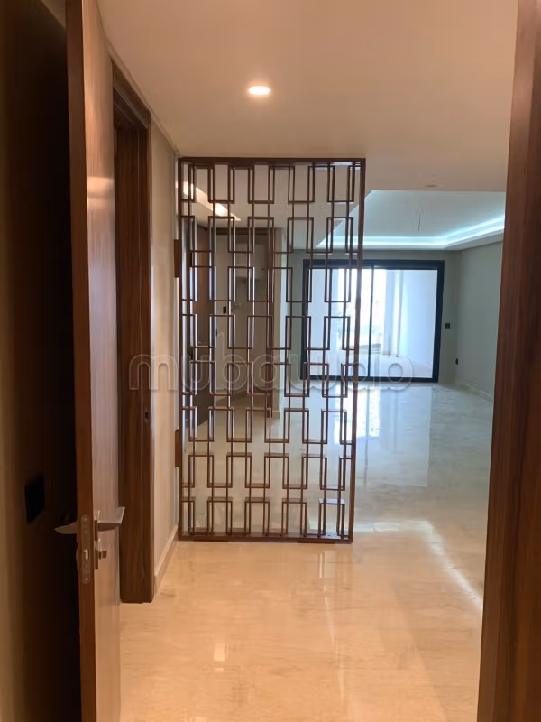 Appartementen huren in Californie. 1 Kamer. Conciërge en airconditioning