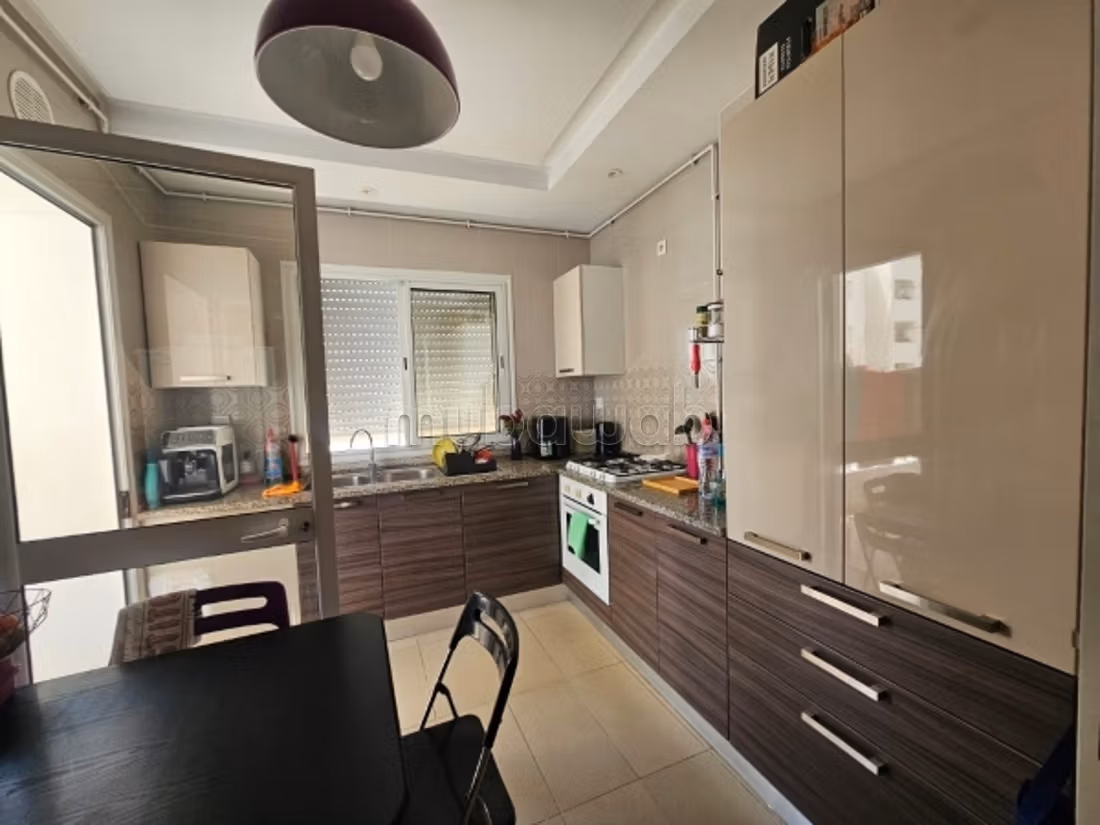 A vendre un appartement s3 meublé à l'Aouina