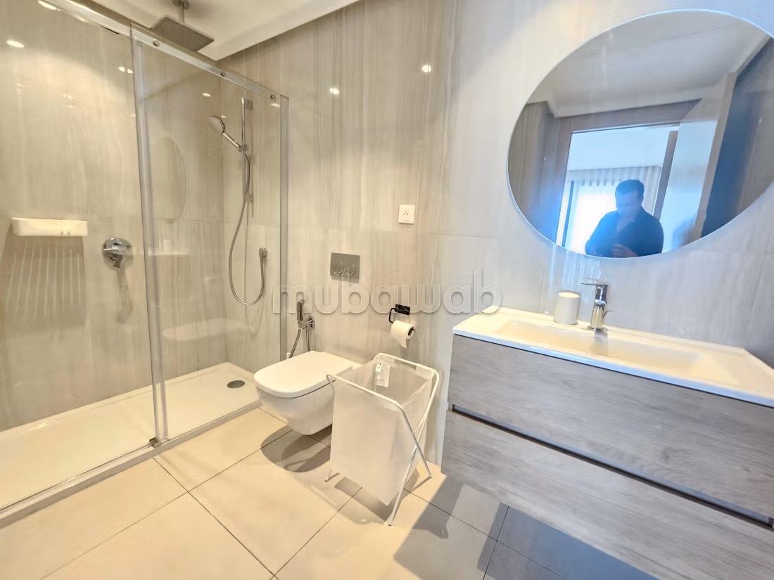 Spacious studio on the upper floor