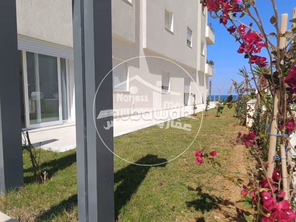 Appartamento S1 al Piano Terra con un Piccolo Giardino e Vista