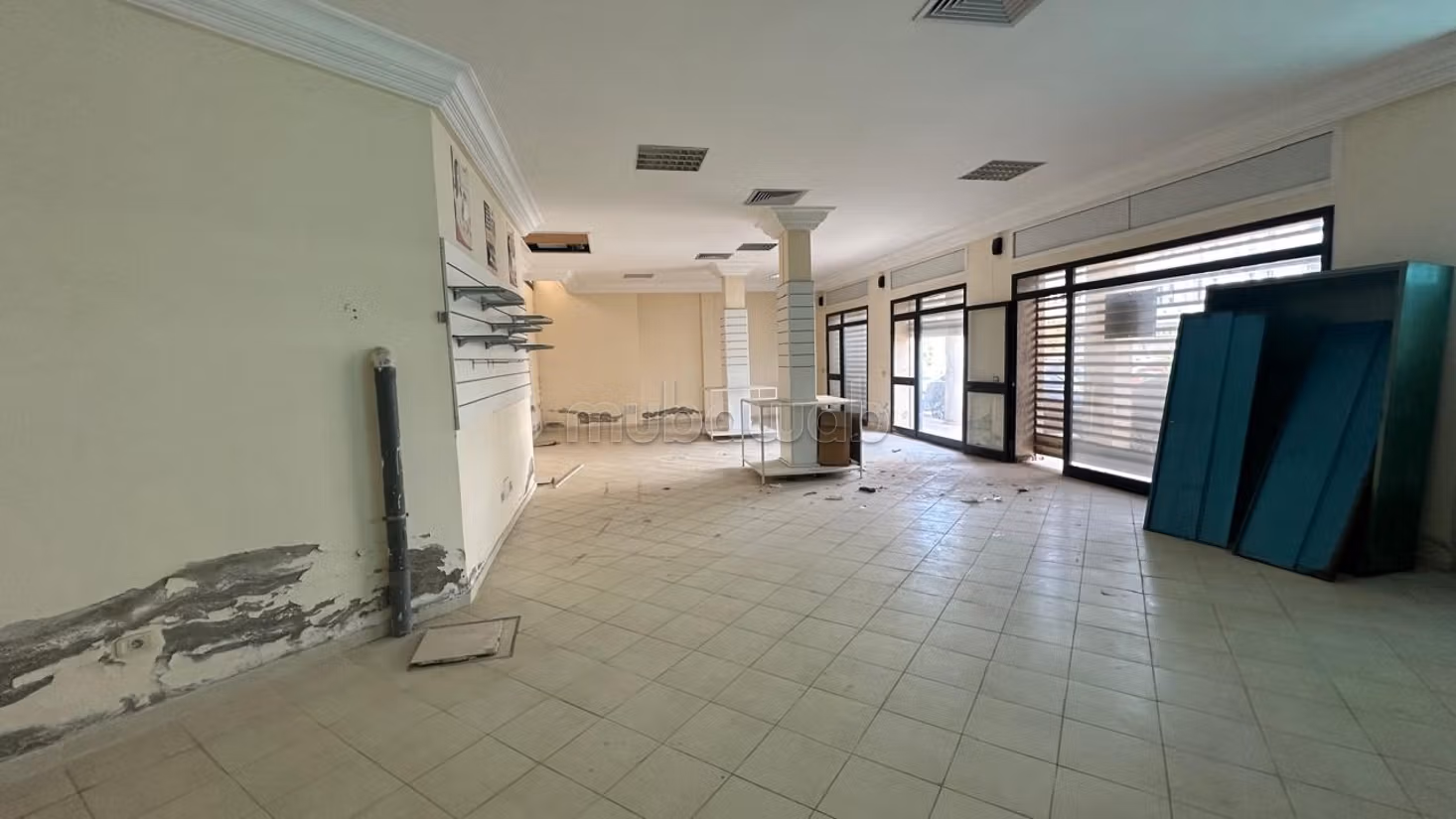 Spazio commerciale in affitto