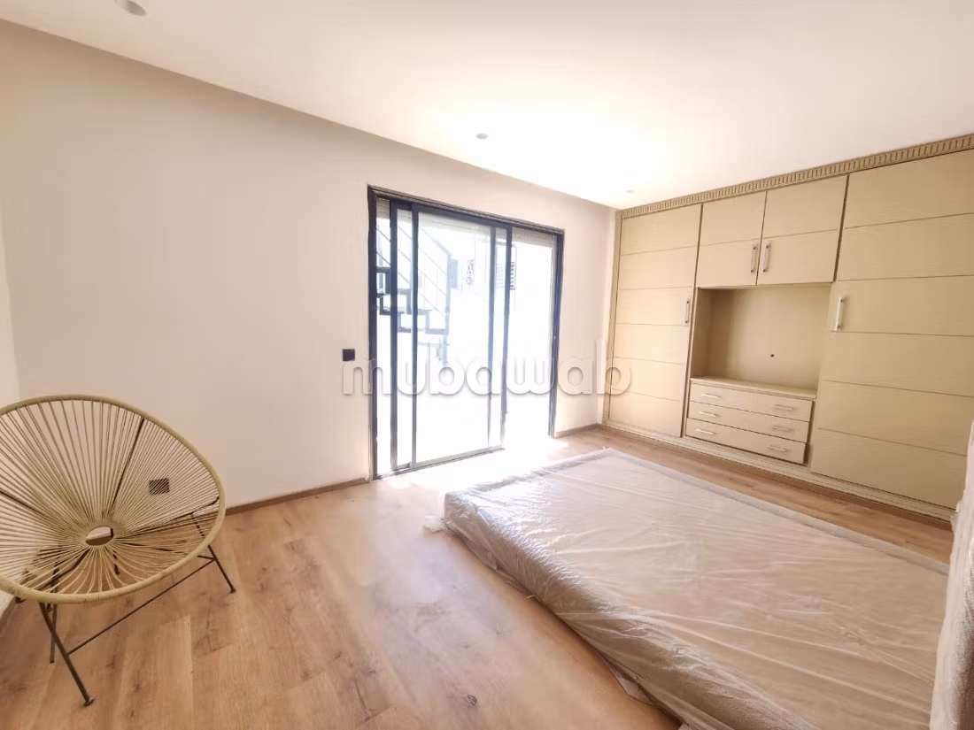Rare Triplex plein Triangle d'or moderne ROOFTOP