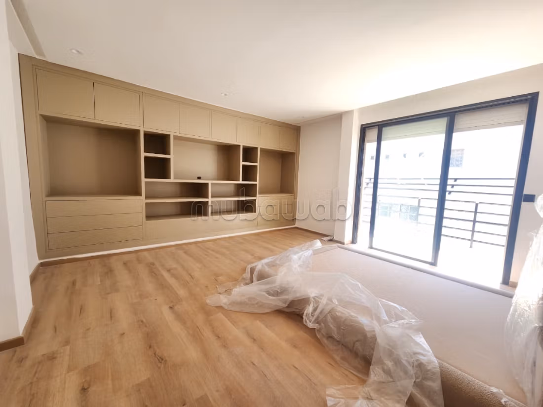 Rare Triplex plein Triangle d'or moderne ROOFTOP