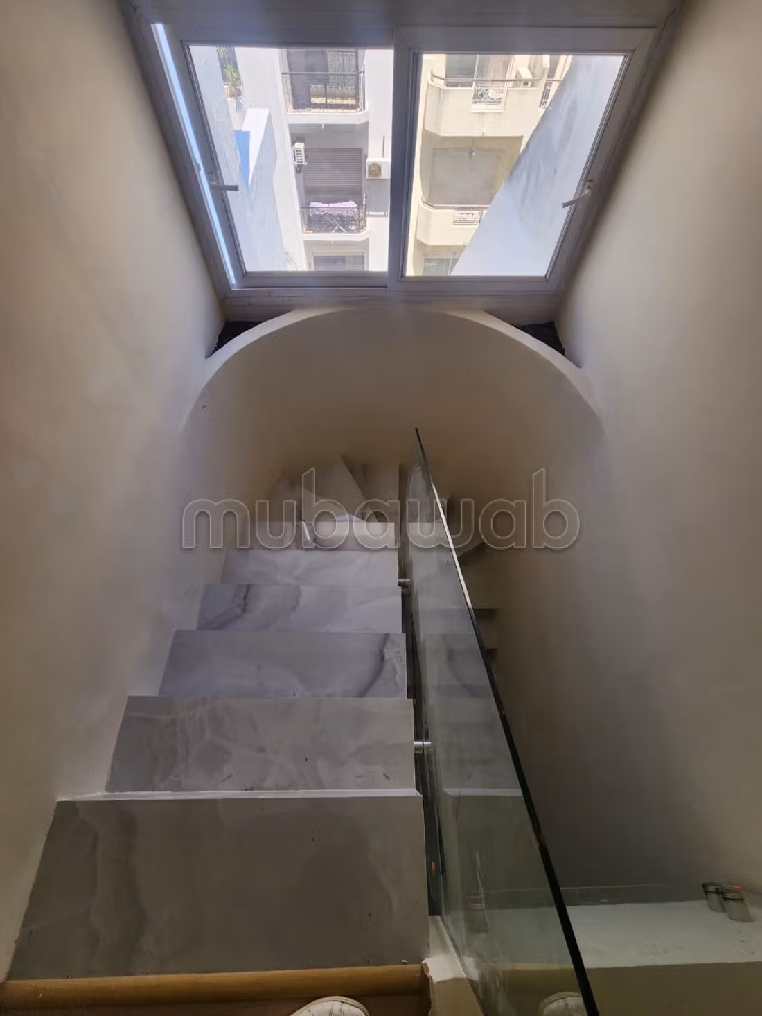 Rare Triplex plein Triangle d'or moderne ROOFTOP