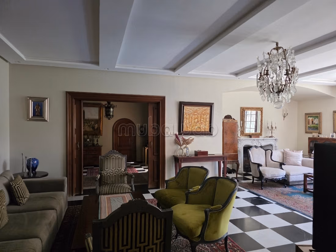 Villa moderne avec piscine sur Abdelkrim Khattabi