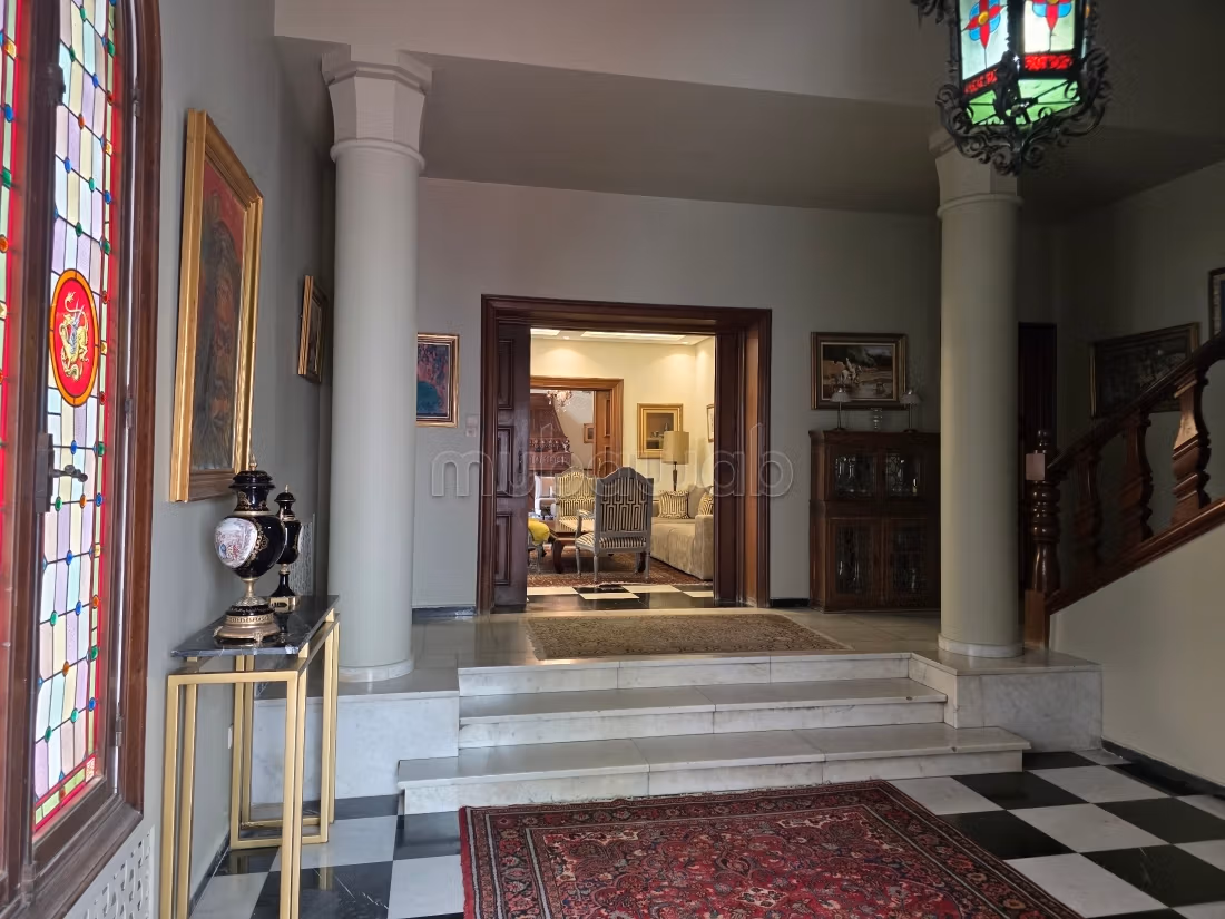 Villa moderne avec piscine sur Abdelkrim Khattabi
