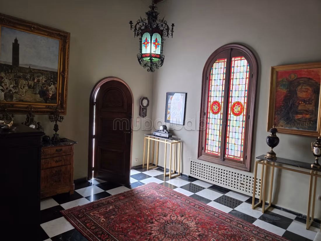 Villa moderne avec piscine sur Abdelkrim Khattabi