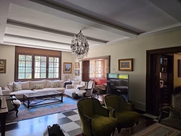 Villa moderna con piscina su Abdelkrim Khattabi
