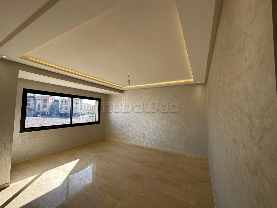 Vente d'un bel appartement à Victoria. 
Surface de 101 m². 
Résidence avec concierge