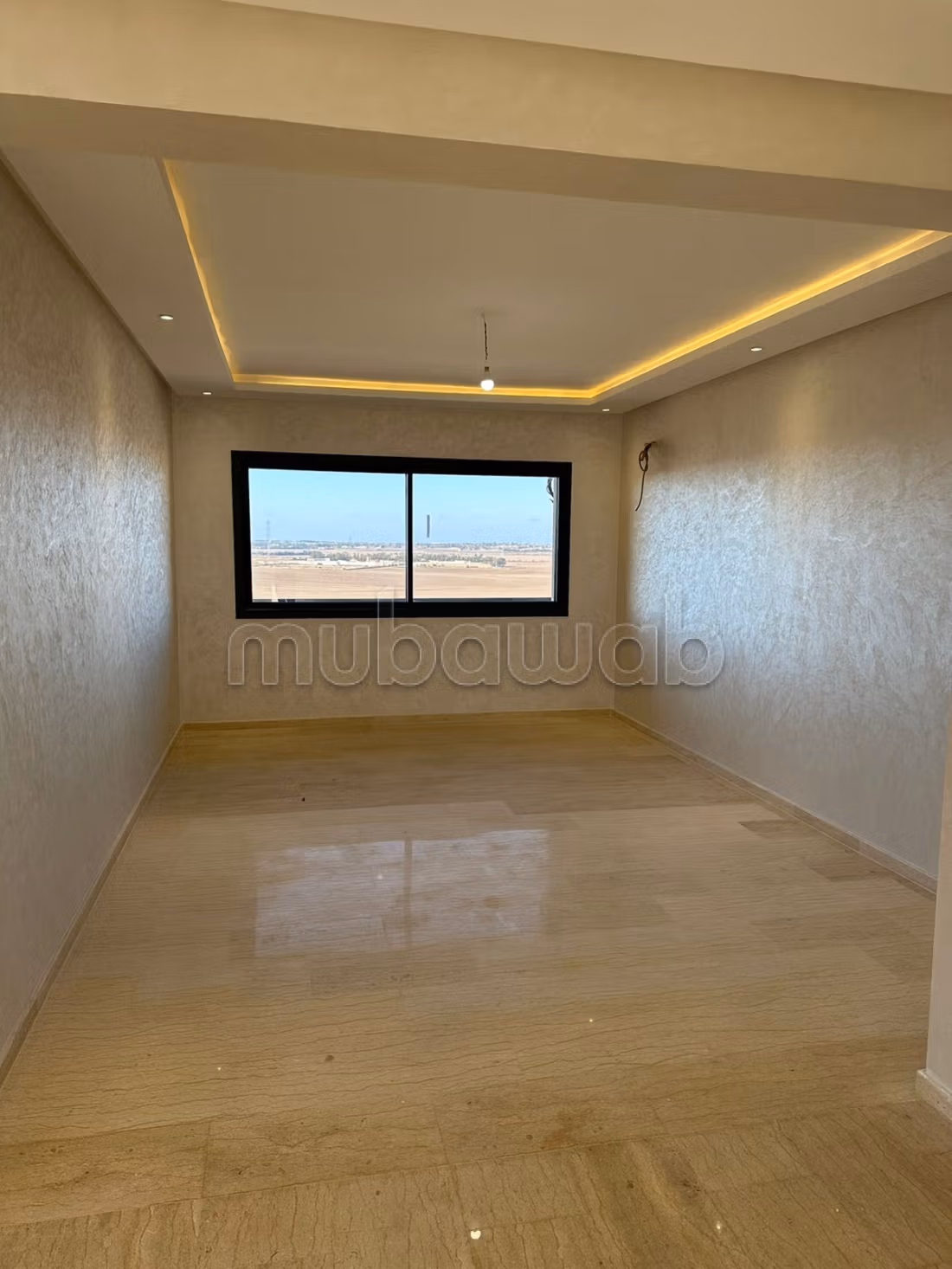 Vente d'un bel appartement à Victoria. 
Surface de 101 m². 
Résidence avec concierge