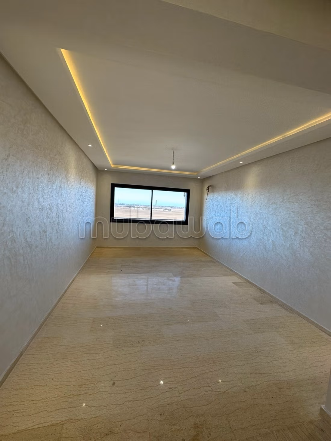 Vente d'un bel appartement à Victoria. 
Surface de 101 m². 
Résidence avec concierge