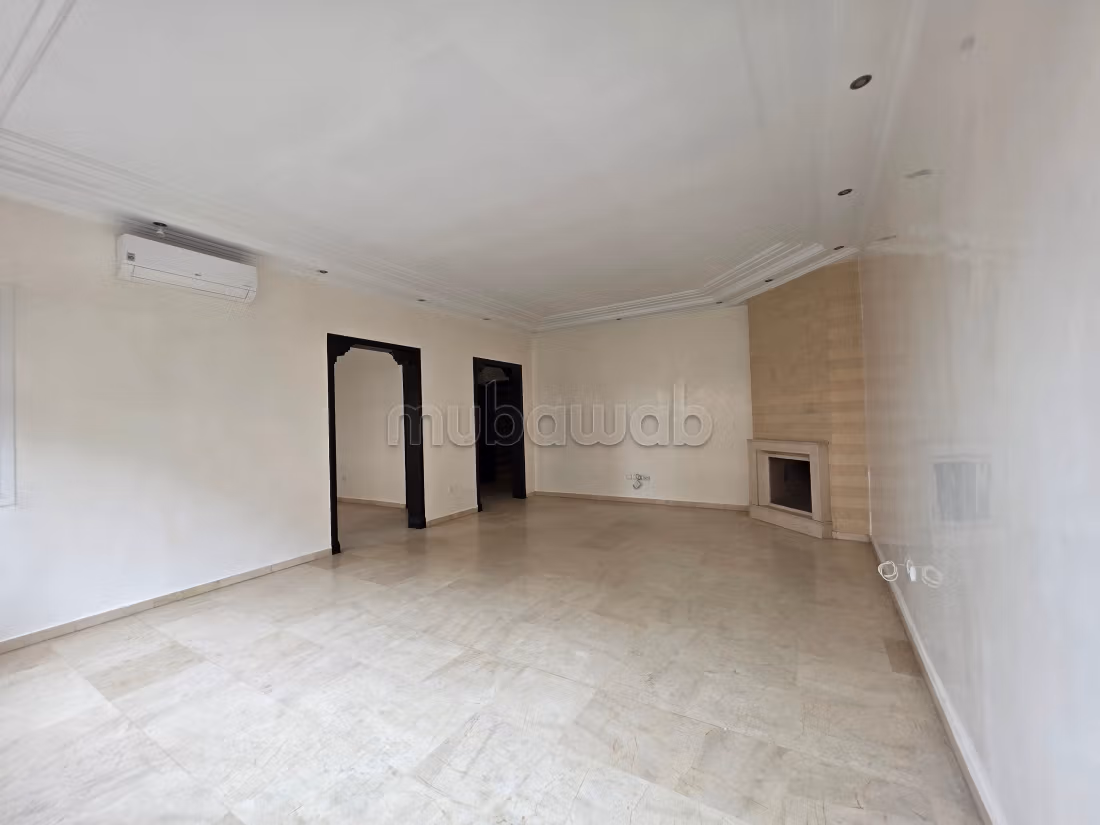Appartement traversant bien placé au Triangle d'Or — 2