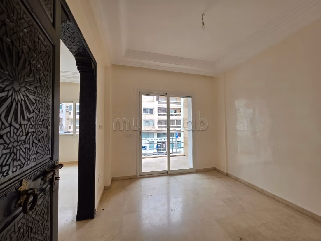 Appartement traversant bien placé au Triangle d'Or — 4