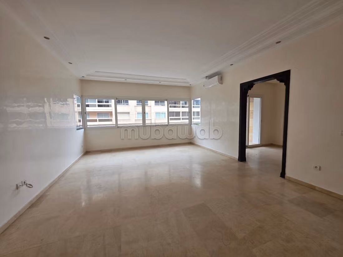 Appartement traversant bien placé au Triangle d'Or — 3
