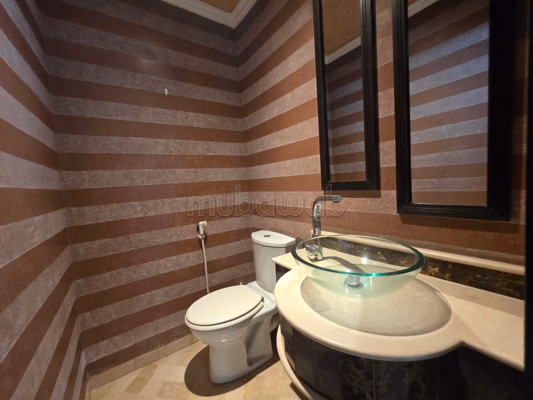 Appartement traversant bien placé au Triangle d'Or — 5