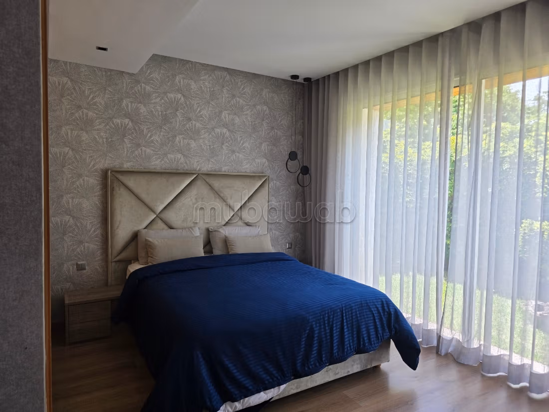 Verfijnde moderne villa aan de golfbaan in de Groene Stad
