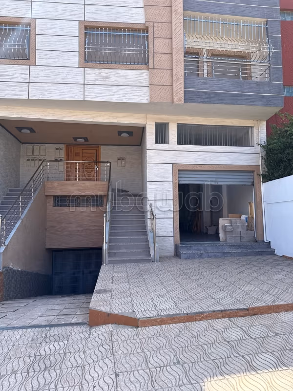 Local commercial en vente en Centre ville. 
Surface de 84 m²