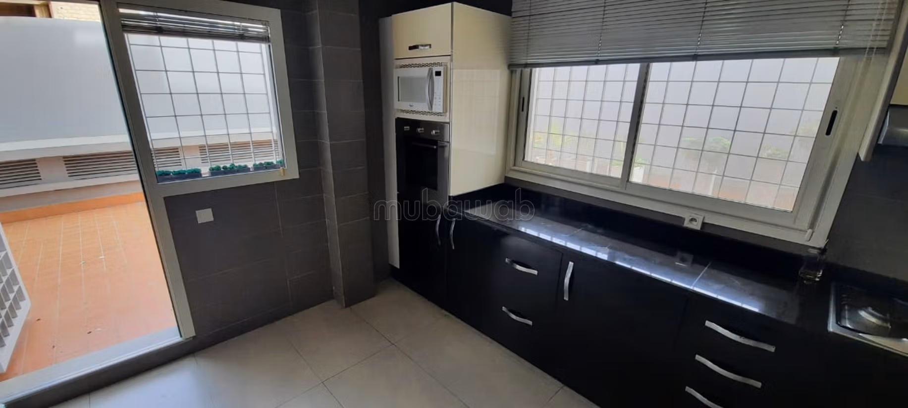 Bel appartement en location à Maârif. 3 chambres agréables — 4