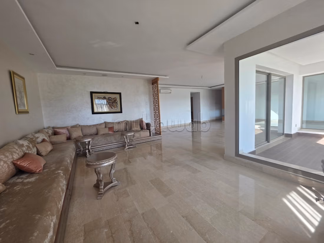 Apartment without overlooking close to CAFC