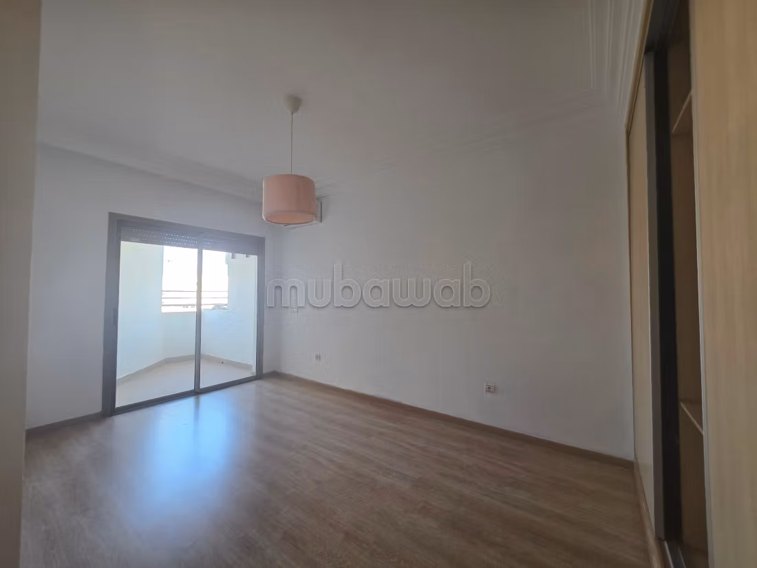 Apartment without overlooking close to CAFC