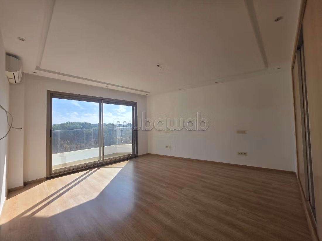 Apartment without overlooking close to CAFC