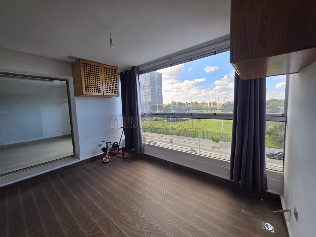 Penthouse apartment without overlooking