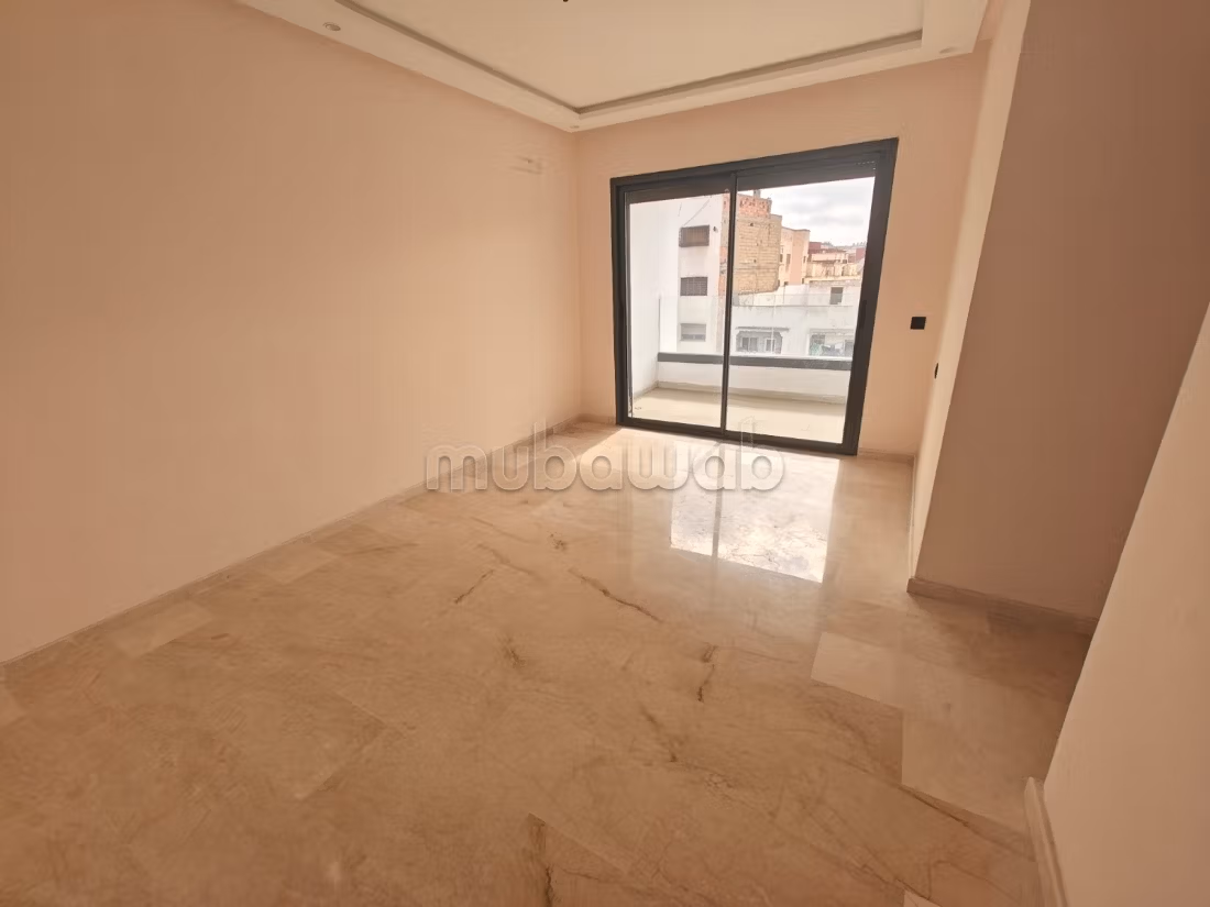 Location appartement vide sur roches noirs