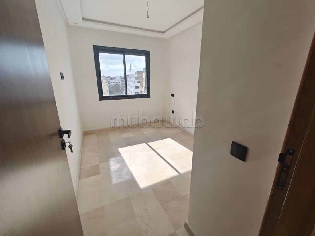 Location appartement vide sur roches noirs — 2
