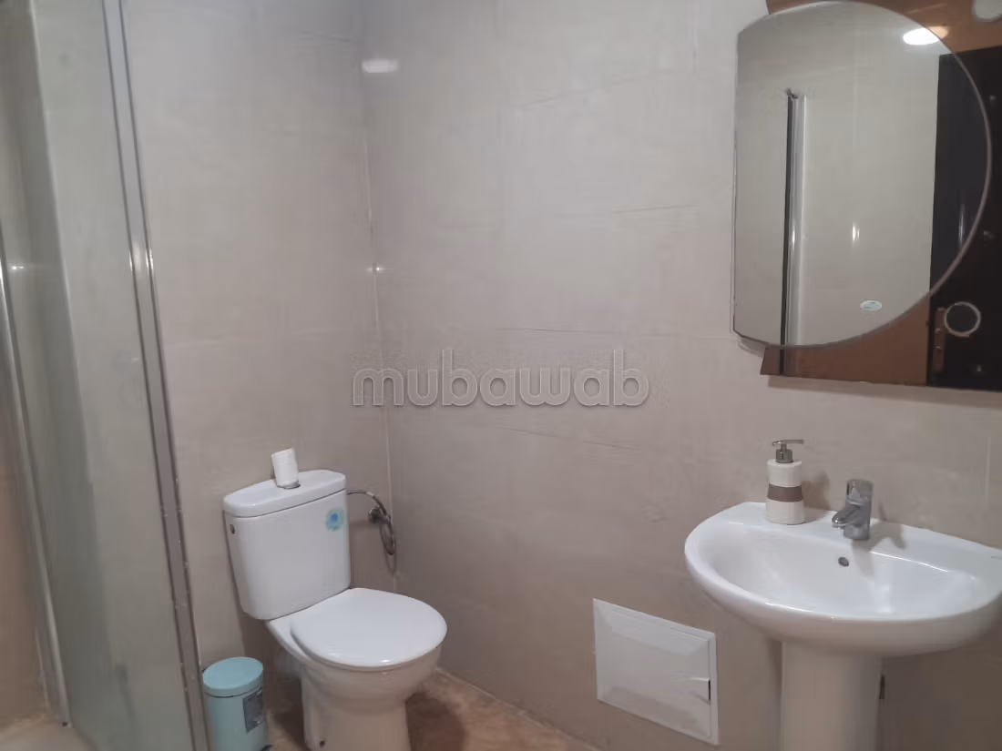 Vendita appartamento. 2 camere da letto. Terrazzo e giardino