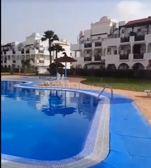 Appartement à vendre à Saïdia. 2 belles chambres. Piscine et service de Conciergerie