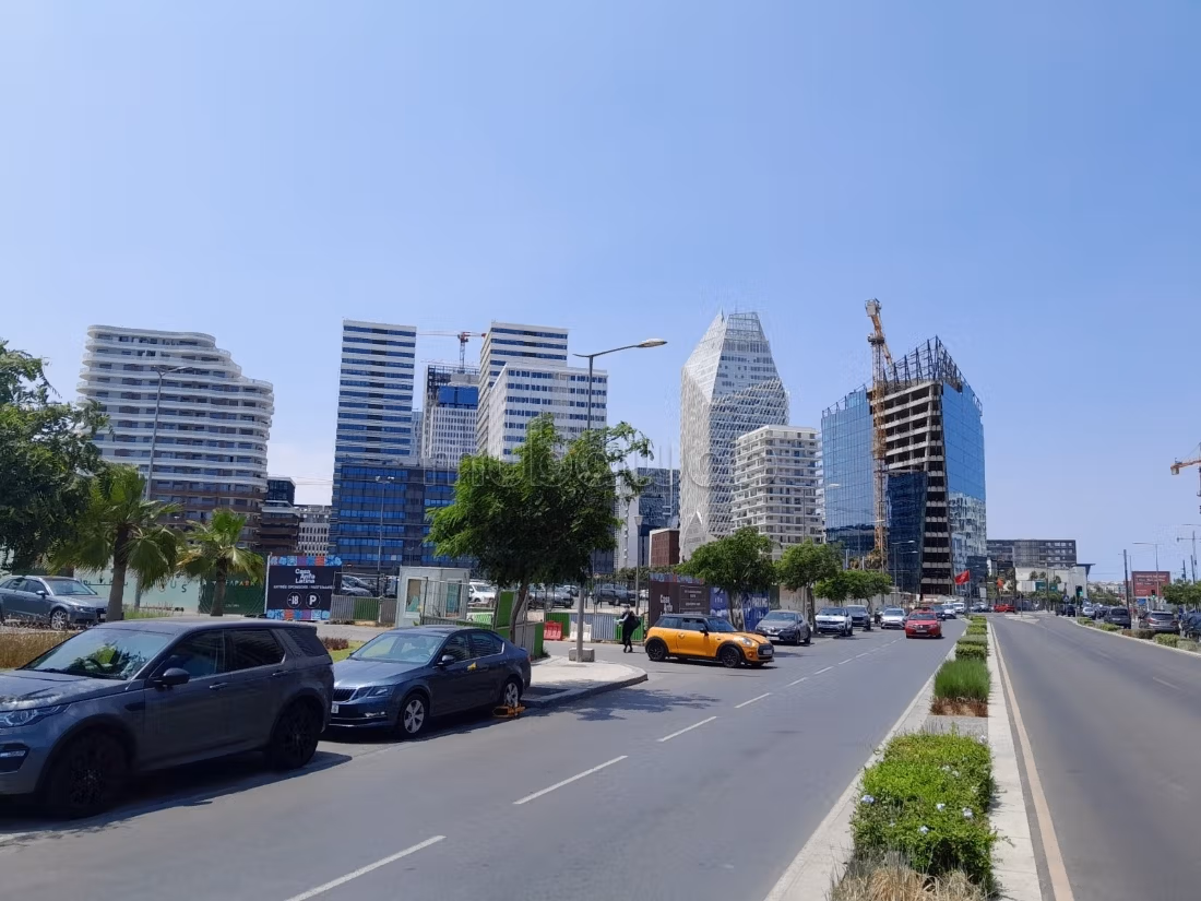 Studio location cfc opposite American consulate