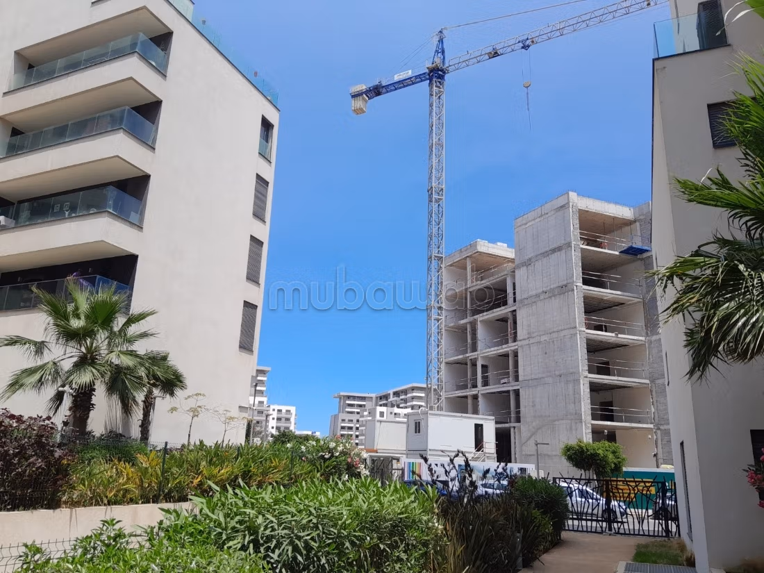 Studio location cfc opposite American consulate