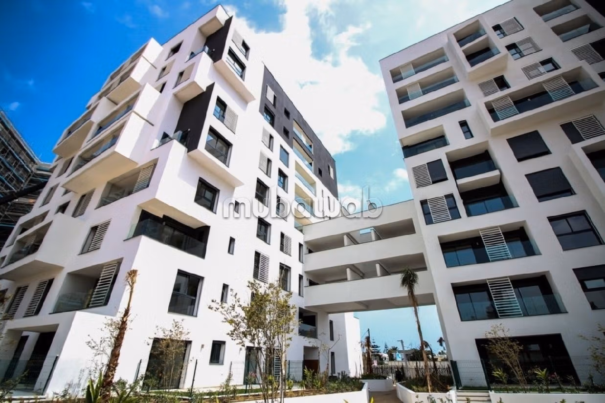 Studio location cfc opposite American consulate