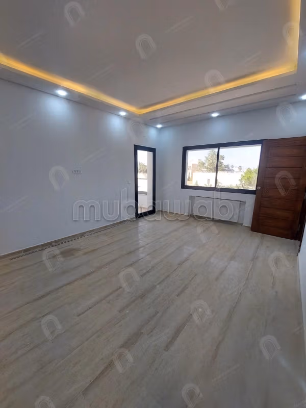 A louer étage de villa S2 à la soukra