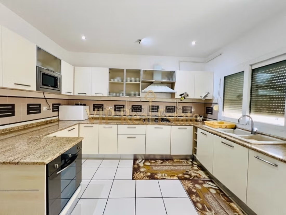 A Vendre un Appartement s3 au lac 2