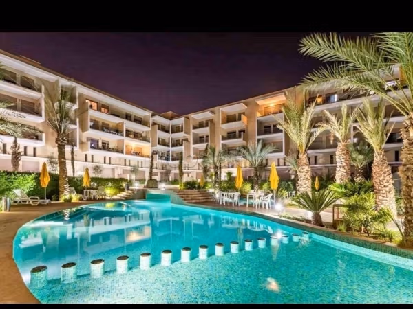 Bel appartement à vendre à Route Casablanca. 
1 belle chambre. 
Bien meublé