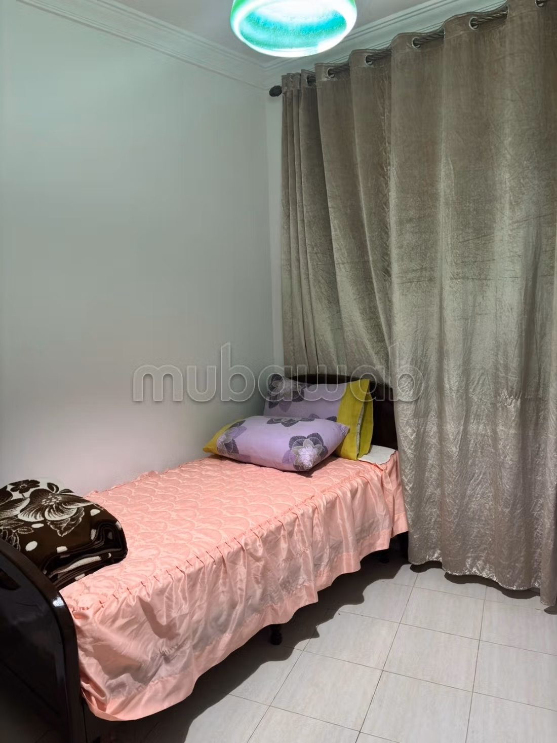 Superbe appartement à louer à Route ain Chkaf.
Superficie 80 m².
Meublé