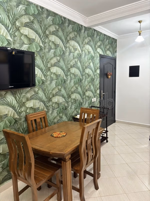 Superbe appartement à louer à Route ain Chkaf.
Superficie 80 m².
Meublé