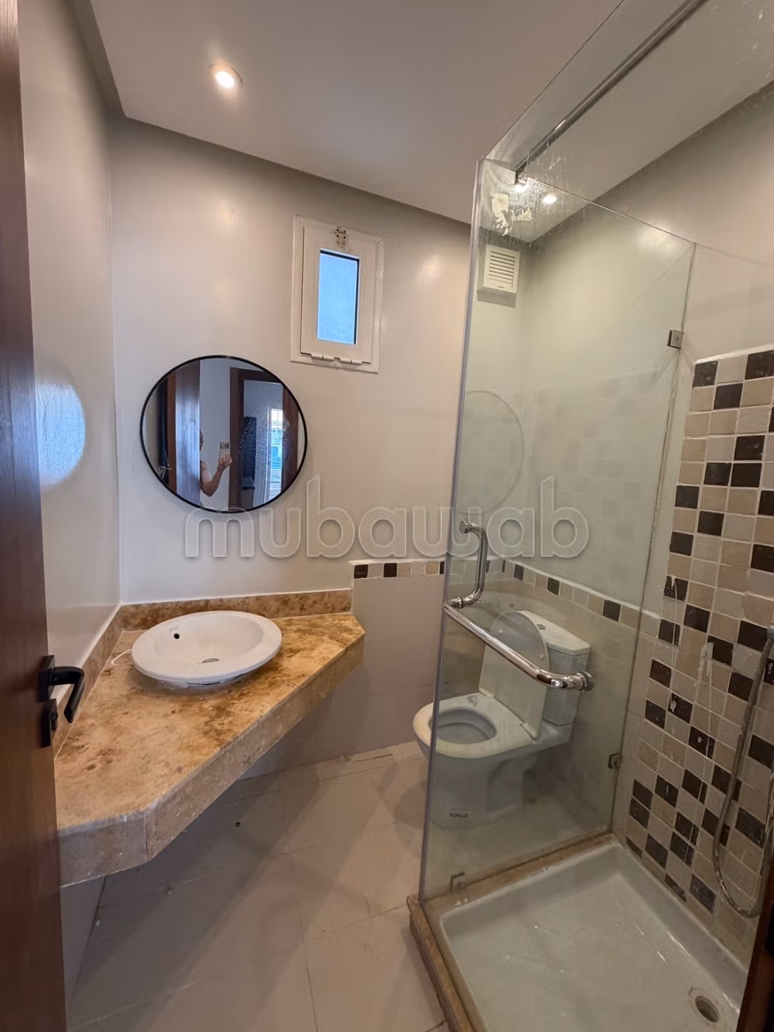 Te koop: appartementen. 3 Ruimtes. Volledig gemeubileerd