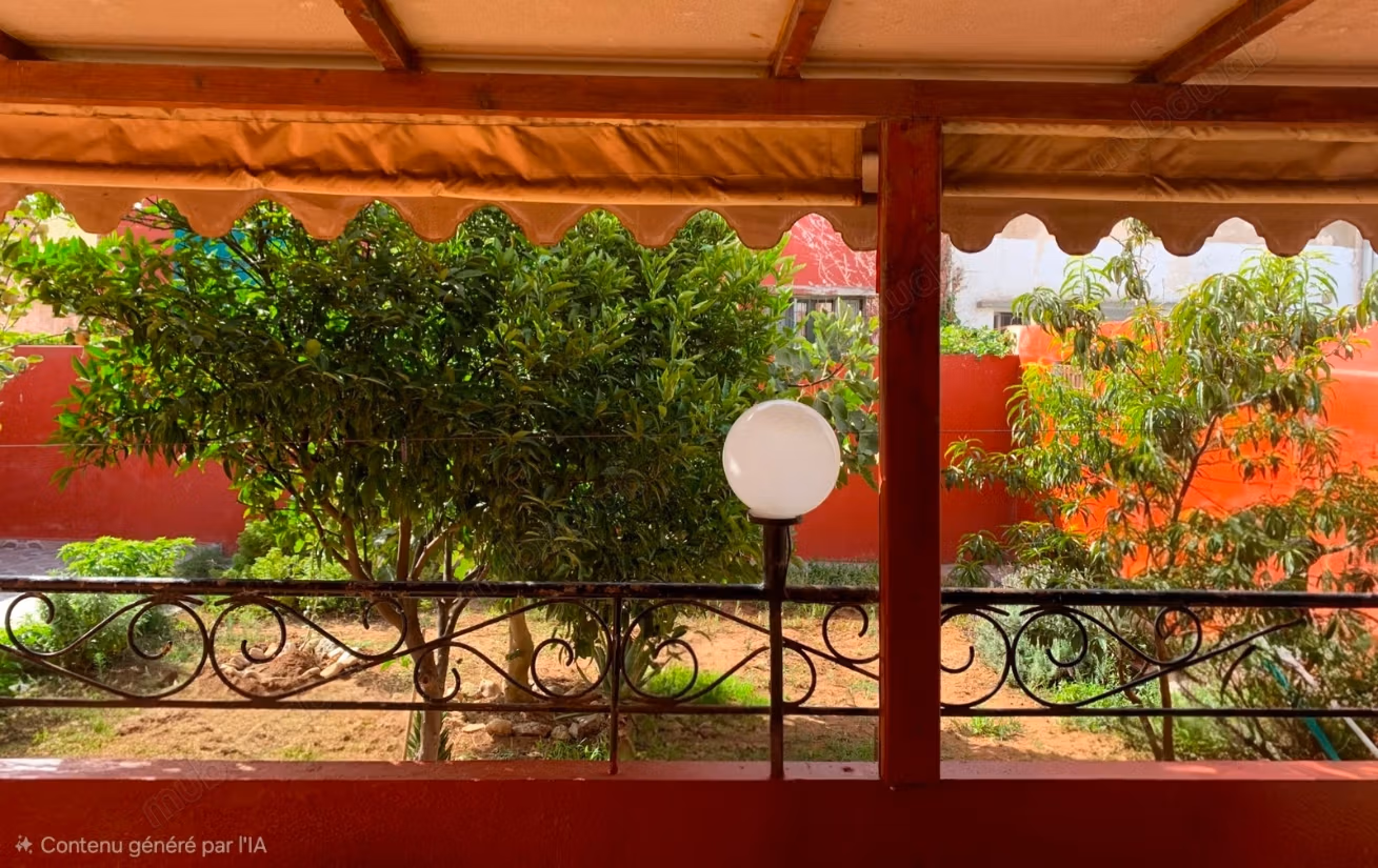 Villa de 2 pisos con jardín