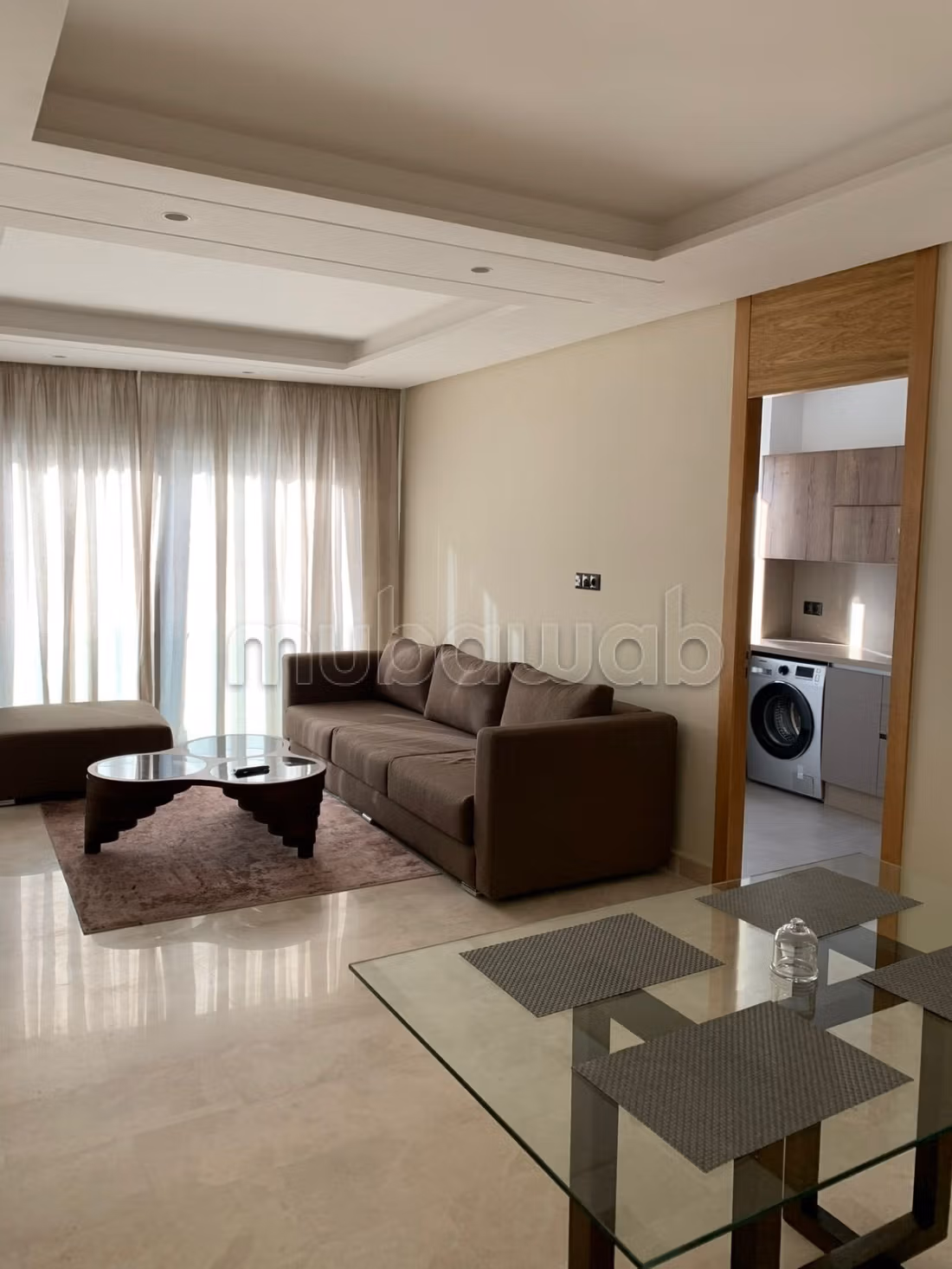 Louez cet appartement à Les princesses. Surface totale 98 m². Bien meublé
