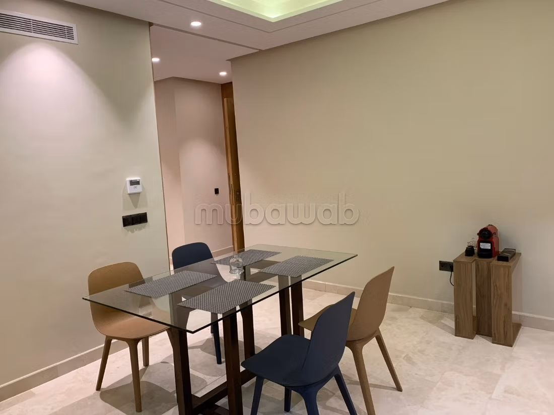 Louez cet appartement à Les princesses. Surface totale 98 m². Bien meublé — 2