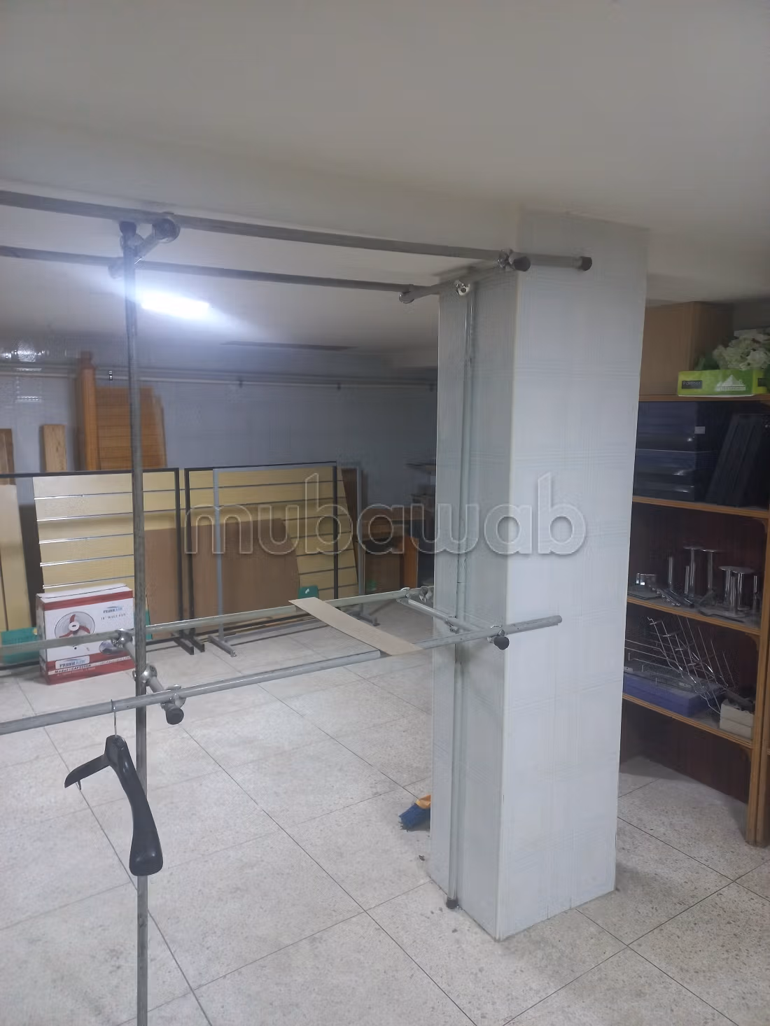 Local commercial en location en Centre ville.
Surface de 140 m².
Climatisation