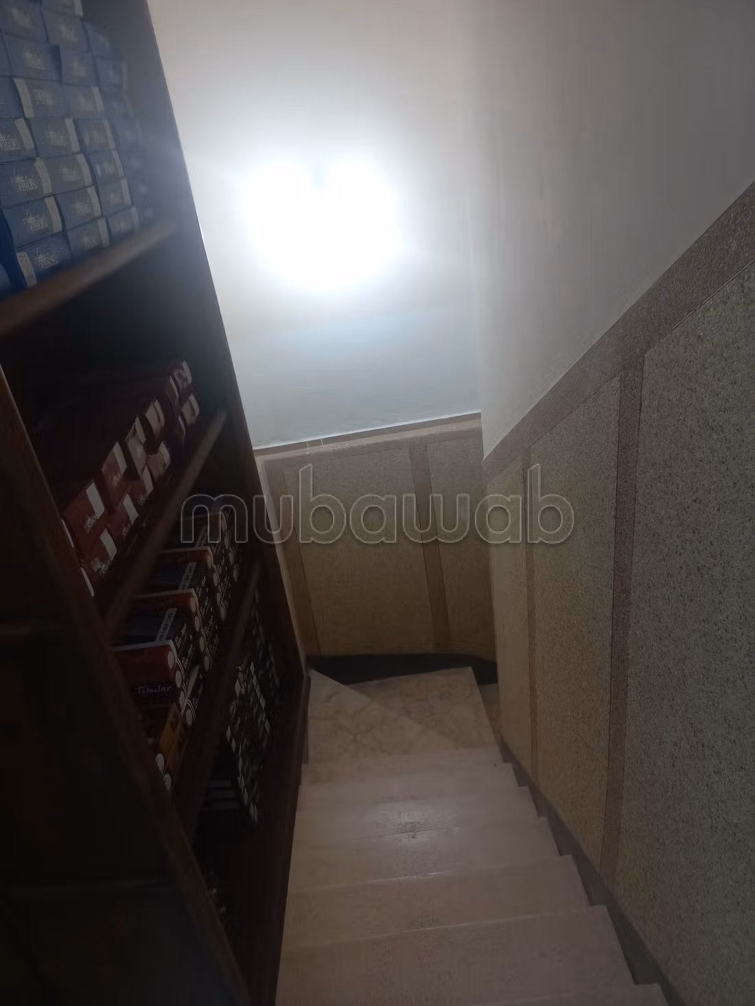 Local commercial en location en Centre ville.
Surface de 140 m².
Climatisation