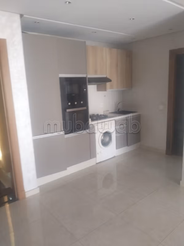 Very nice 2-bedroom empty apartment in Agdal with terrace
